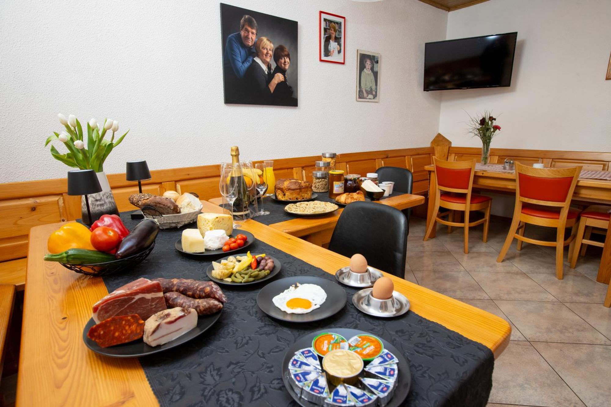 Guesthouse Sanabor Postojna Bagian luar foto