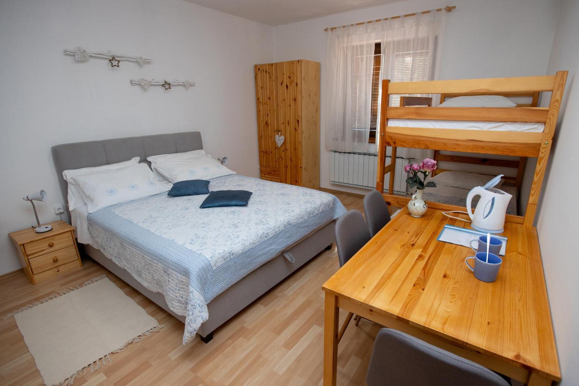 Guesthouse Sanabor Postojna Bagian luar foto