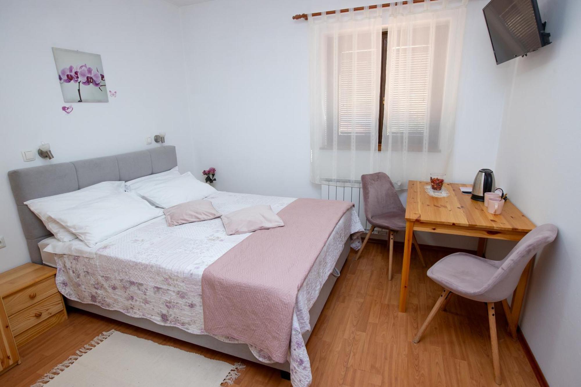 Guesthouse Sanabor Postojna Bagian luar foto